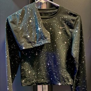 Nike Woman’s Training shorts / shirt set size small